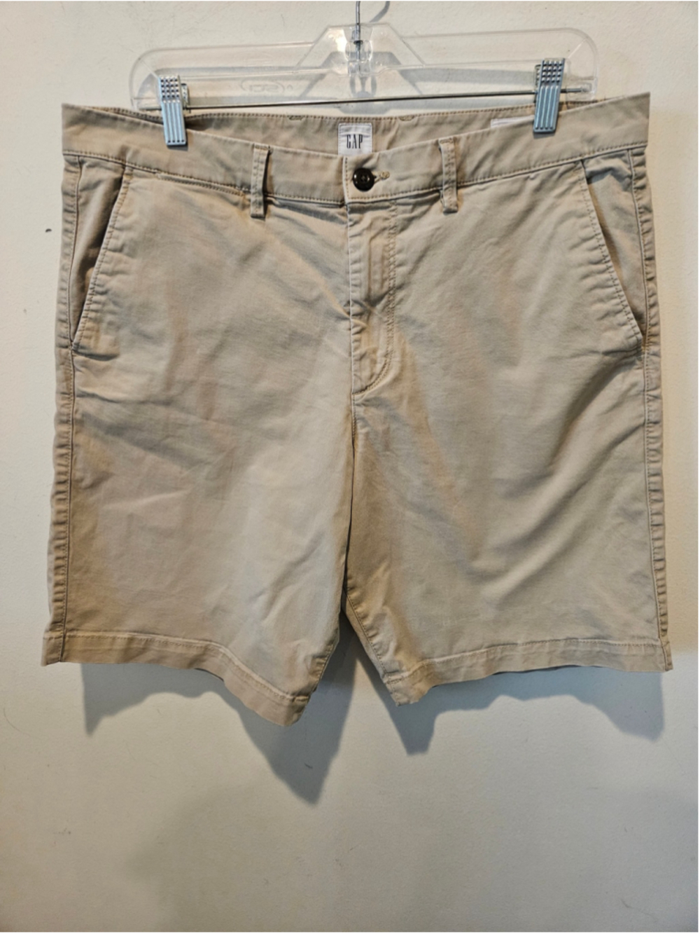 Men's Gap Flat Front Shorts Beige Waist 34